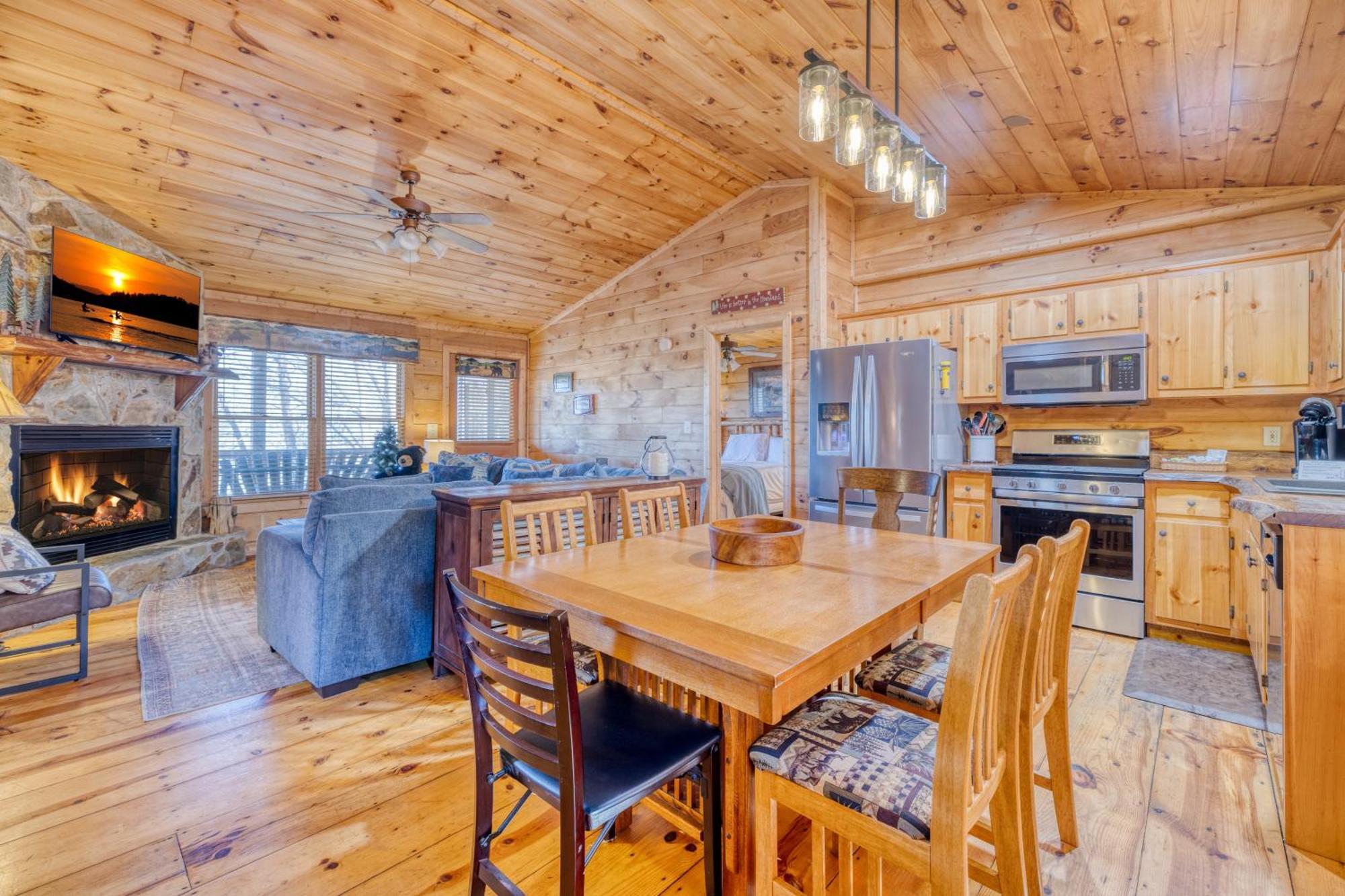 Secluded Sunrise Ridge-10 Min From Blue Ridge, King Beds, Hot Tub, 2 Porches, Fireplace Wood Burning, Mountain View, Cozy Экстерьер фото